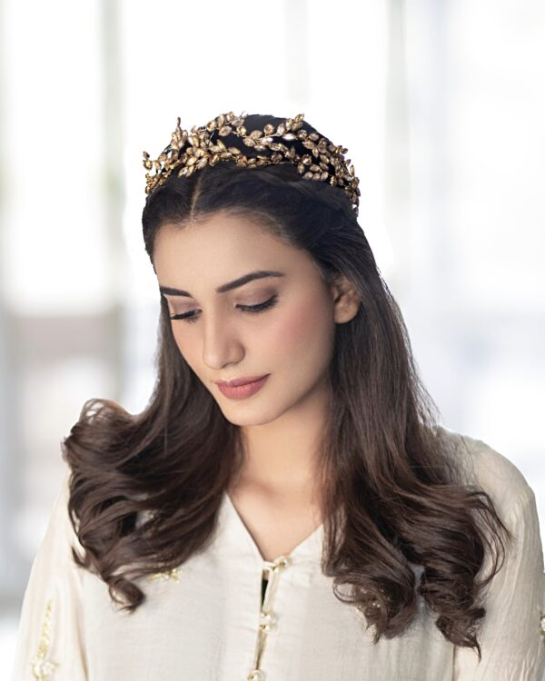 Golden Hair Vine made with golden rhinestones and gold wires